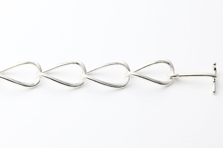 MOBIUS NECKLACE